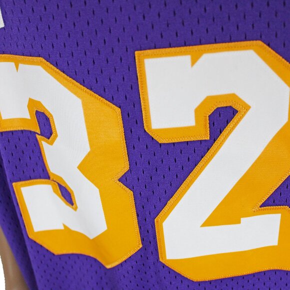 LA Lakers Adidas Magic Johnson HWC Jersey/Mitchell & Ness Men's Championship Tee - Picture 7 of 15
